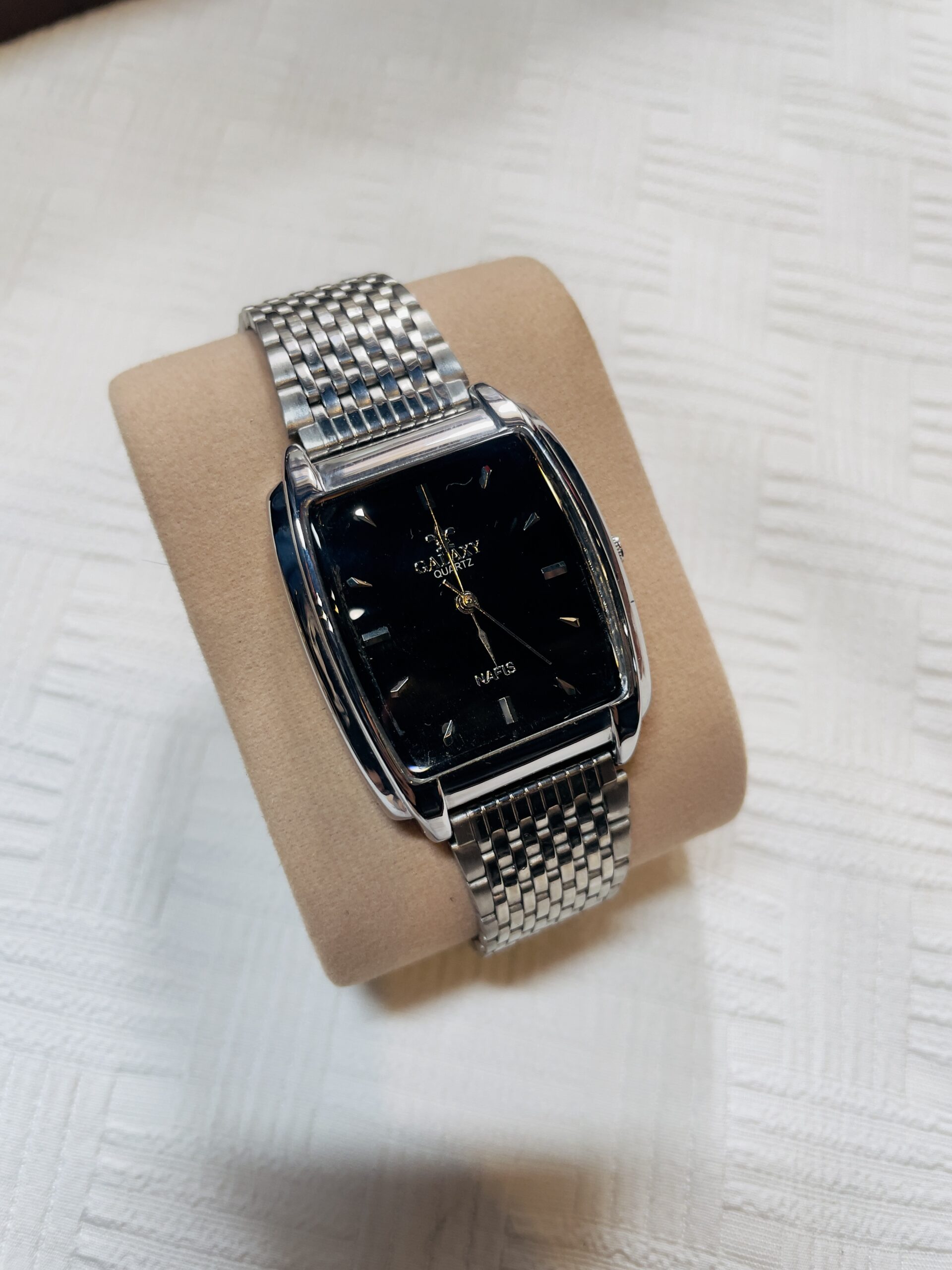 Vantage Old Money Watch For Classic Man – Black Dial Silver Edition