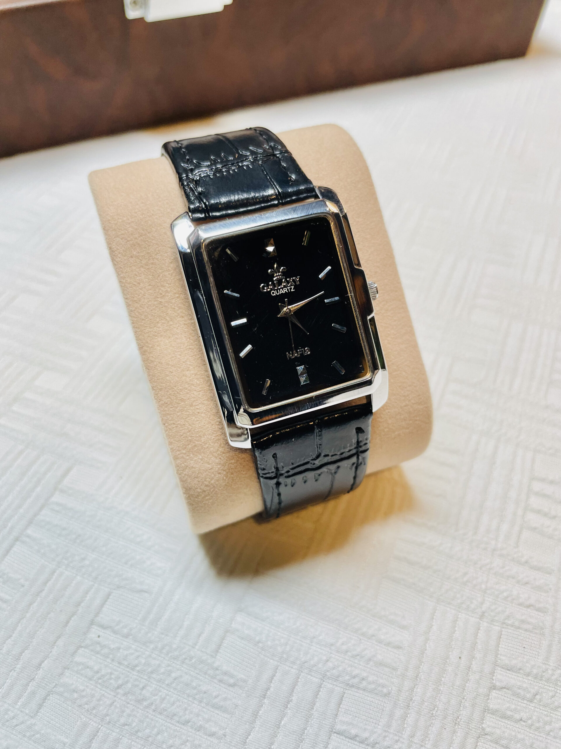 Vantage Classic Rectangular Watch For Men – Black Leather Belt Edition